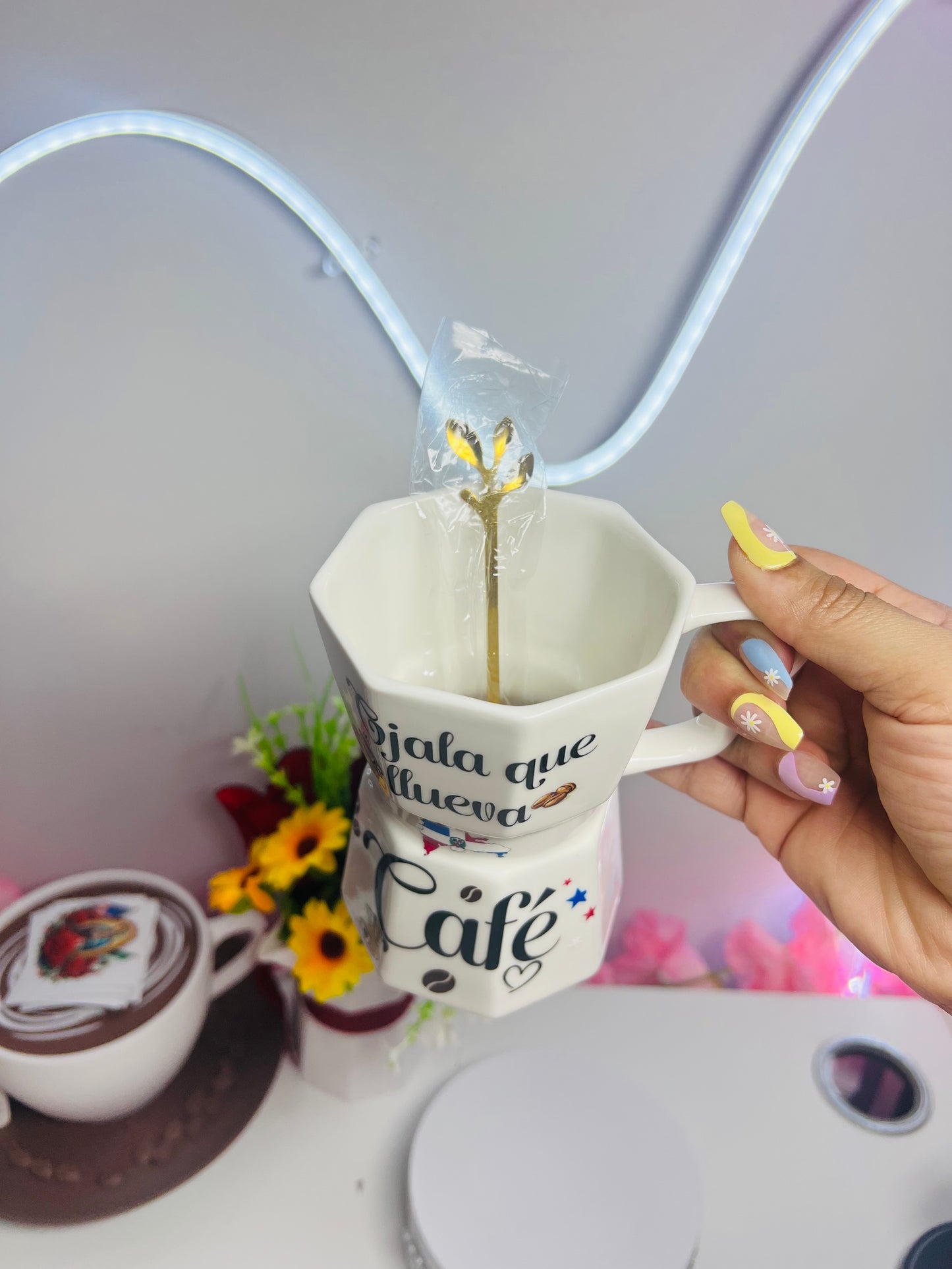 TAZA COFFE! OJALA QUE LLUEVA CAFE!!.