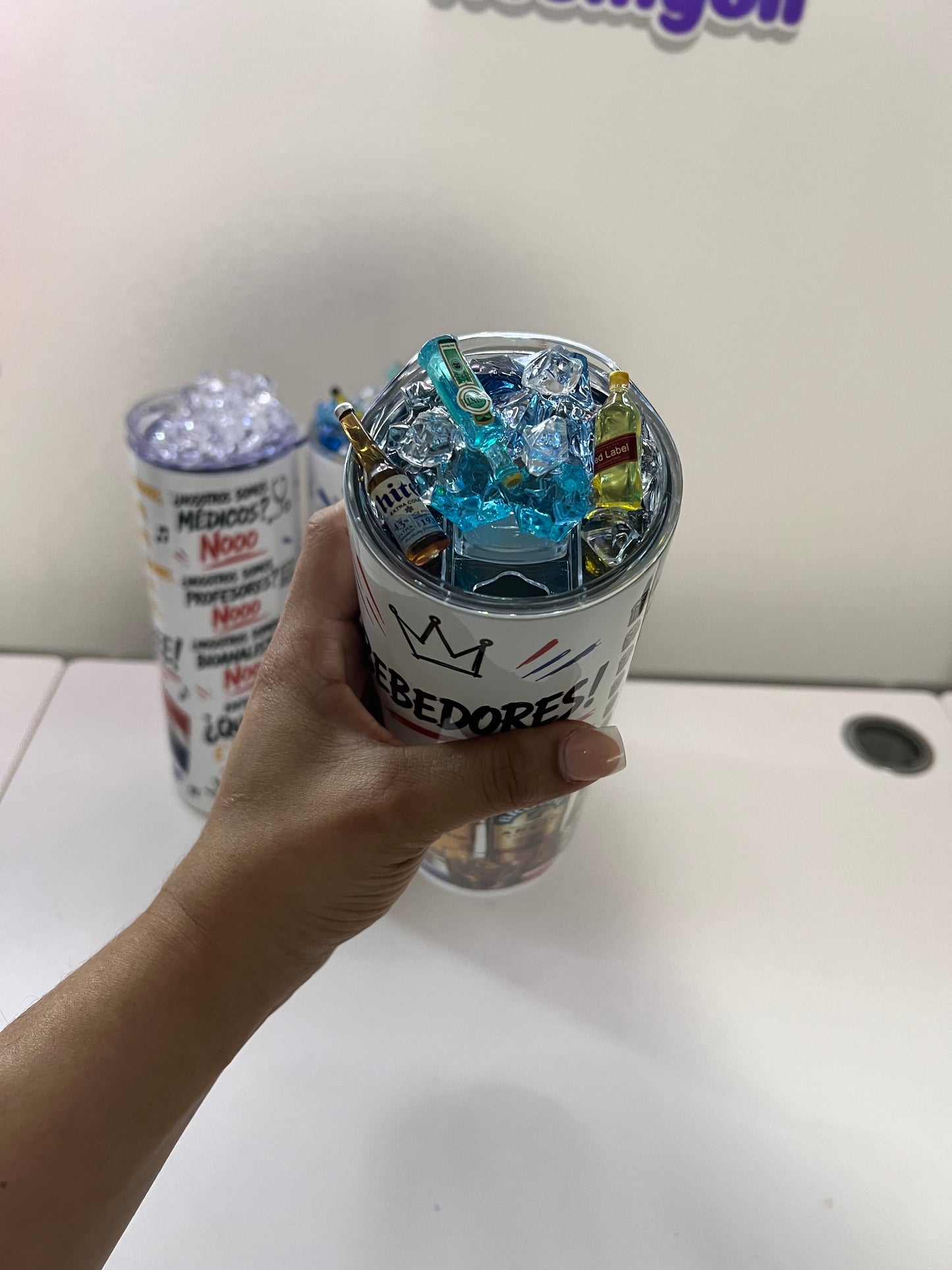Tumbler 20 oz somos bebedores!