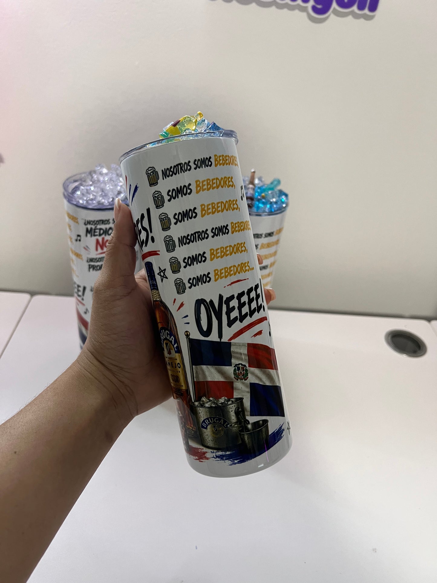 Tumbler 20 oz somos bebedores!