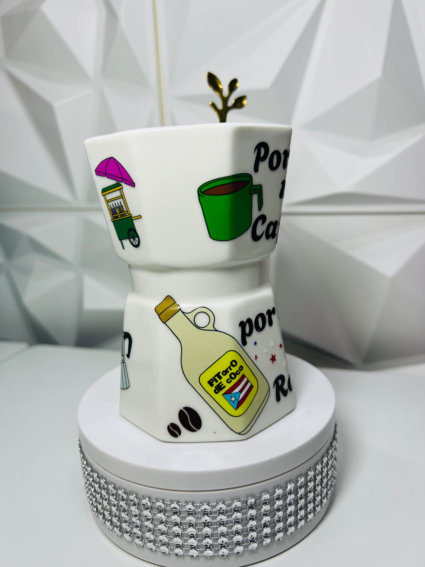 Muy coffe por la mañana café ☕️ por la tarde ron! Estilo PR